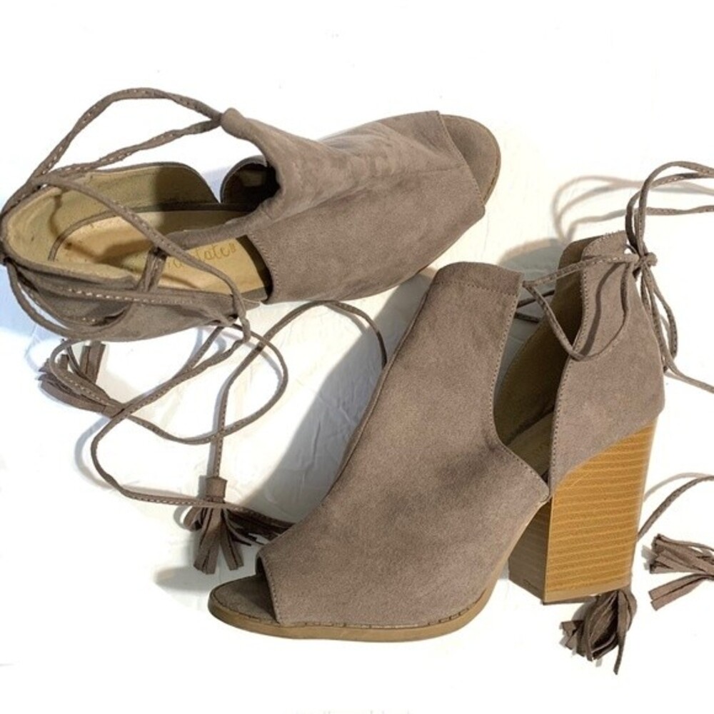 Altar'd State Tan Beige Block Heels Vegan Suede Open Toe Tie Up Ankle sz 9